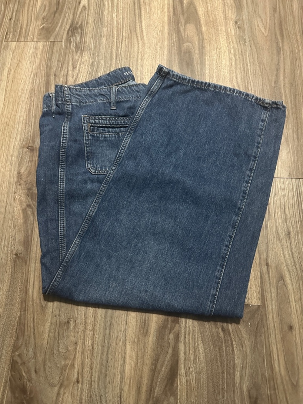 Old Navy High-Rise Baggy Wide Leg Jeans in Medium Blue. - Picture 11 of 11